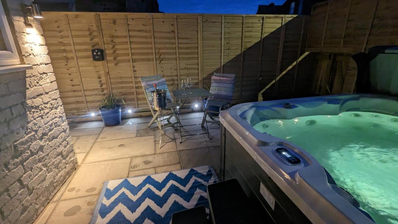 Seaside Escapes - With Relaxing Hot Tub! Villa Scarborough Dış mekan fotoğraf